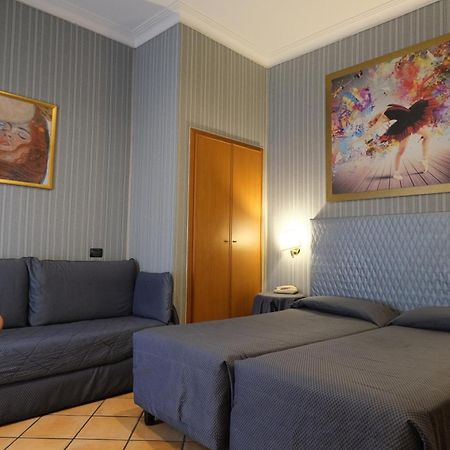רומא Hotel Lirico מראה חיצוני תמונה