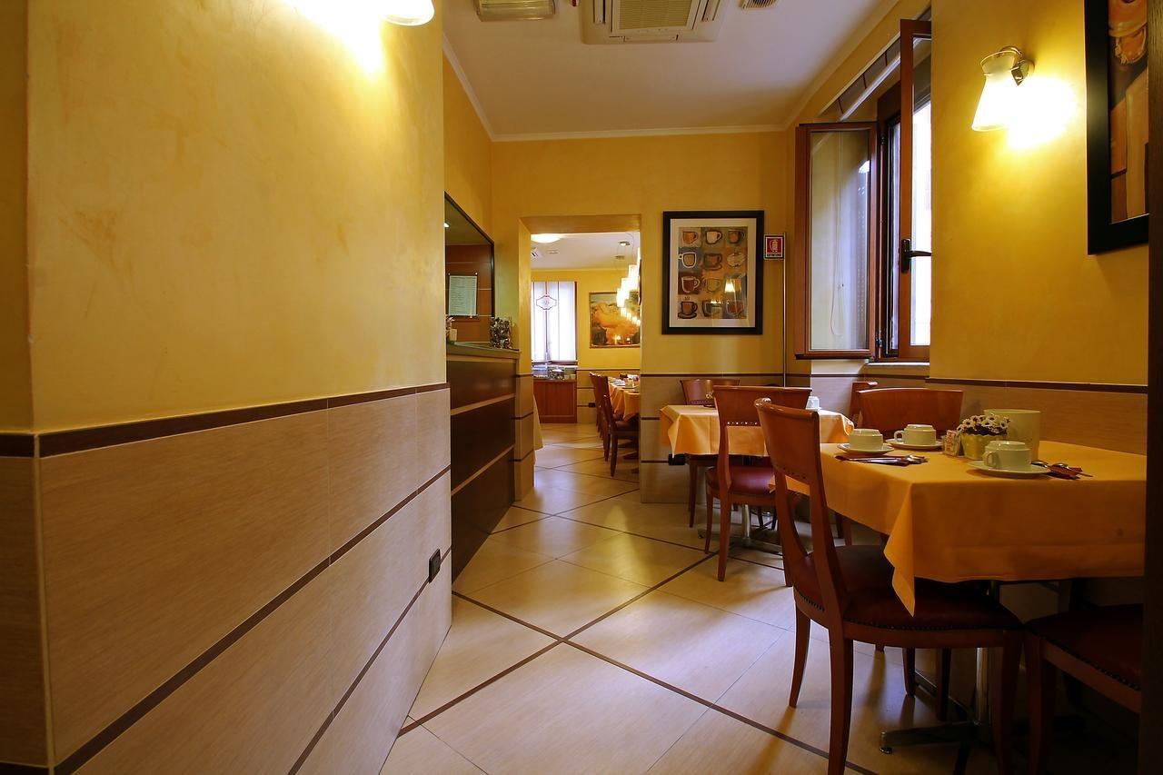 רומא Hotel Lirico מראה חיצוני תמונה