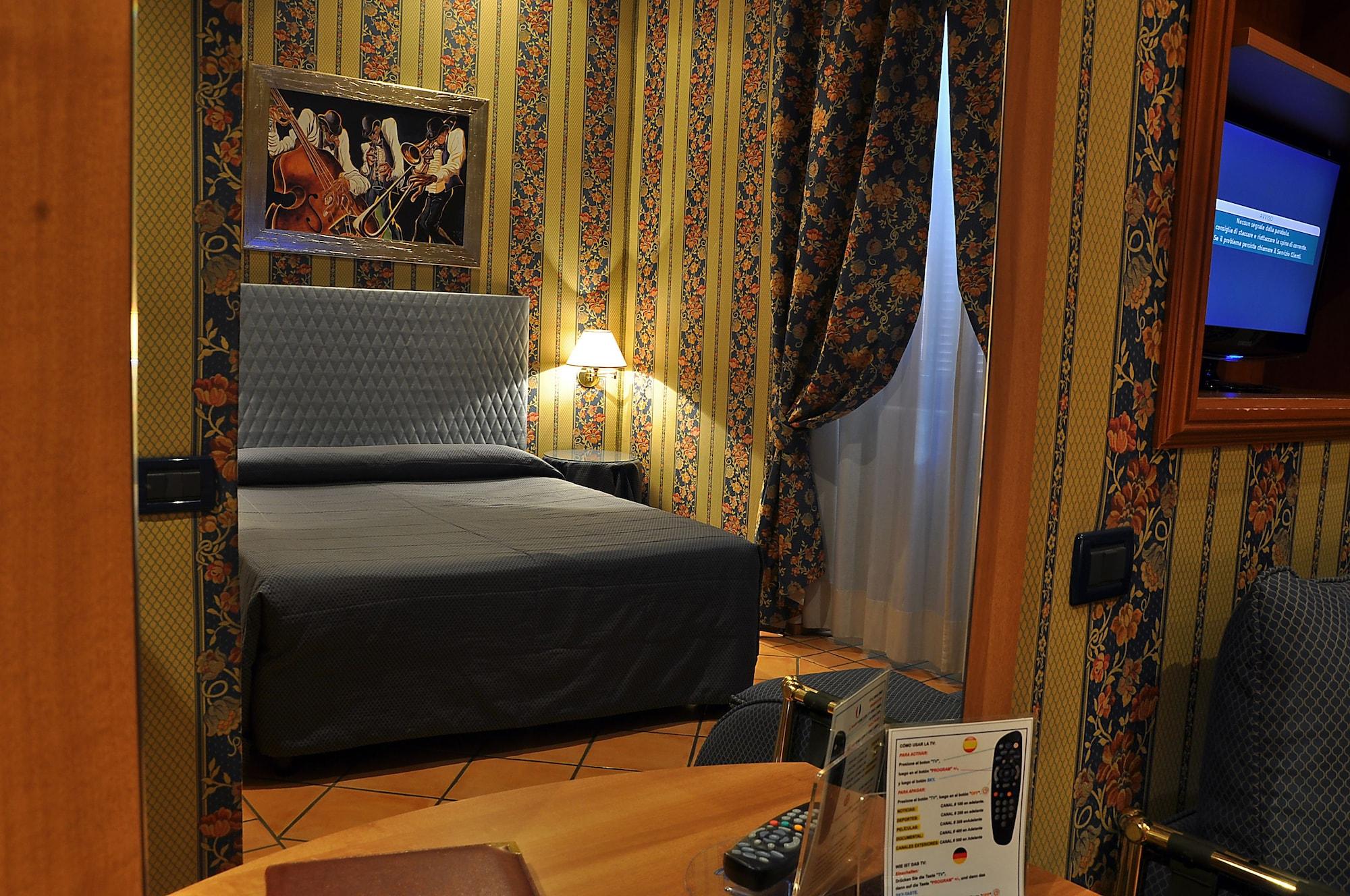 רומא Hotel Lirico מראה חיצוני תמונה