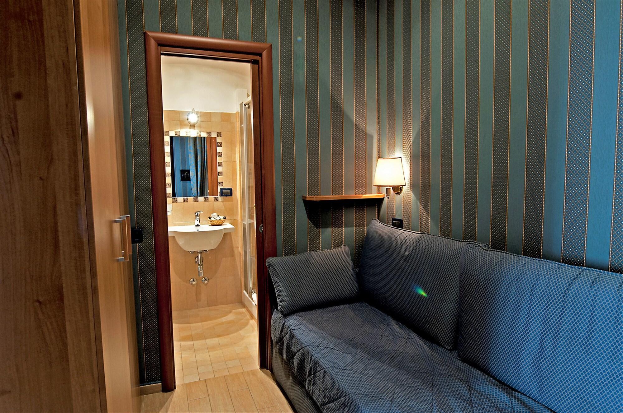 רומא Hotel Lirico מראה חיצוני תמונה