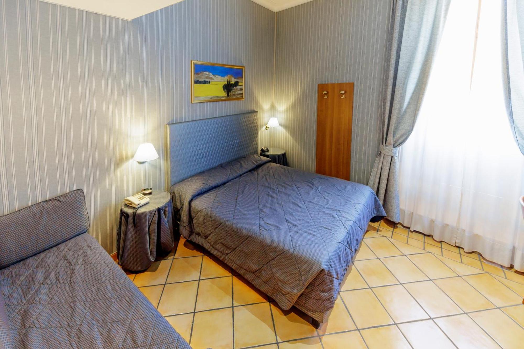 רומא Hotel Lirico מראה חיצוני תמונה