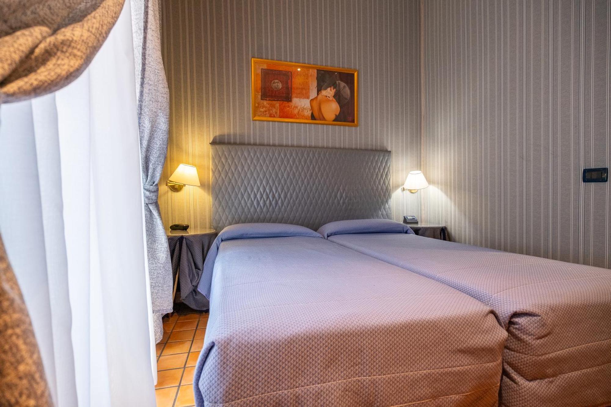 רומא Hotel Lirico מראה חיצוני תמונה