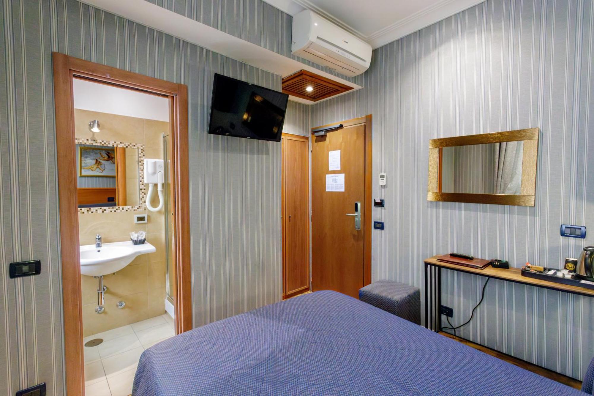 רומא Hotel Lirico מראה חיצוני תמונה
