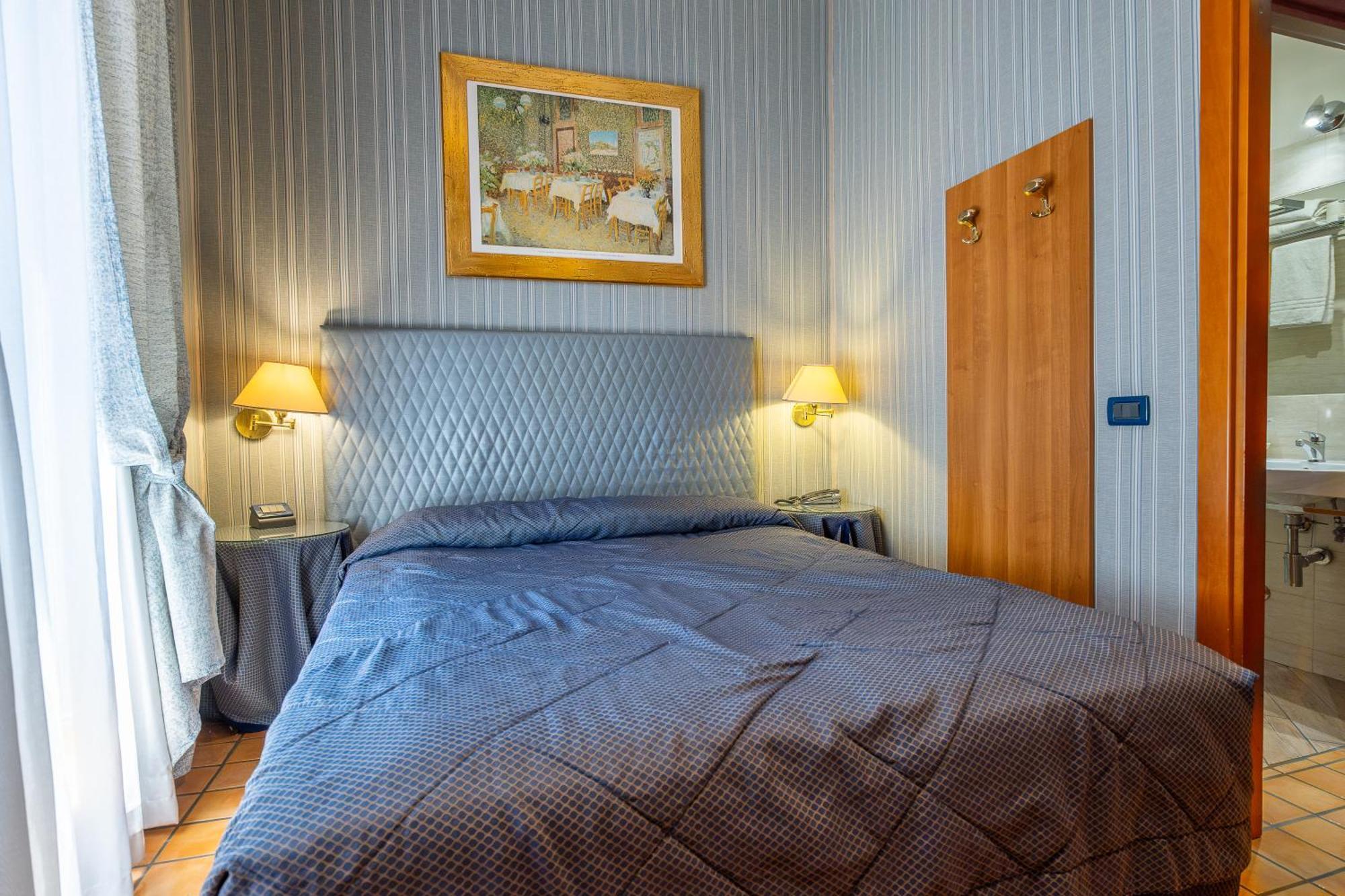 רומא Hotel Lirico מראה חיצוני תמונה