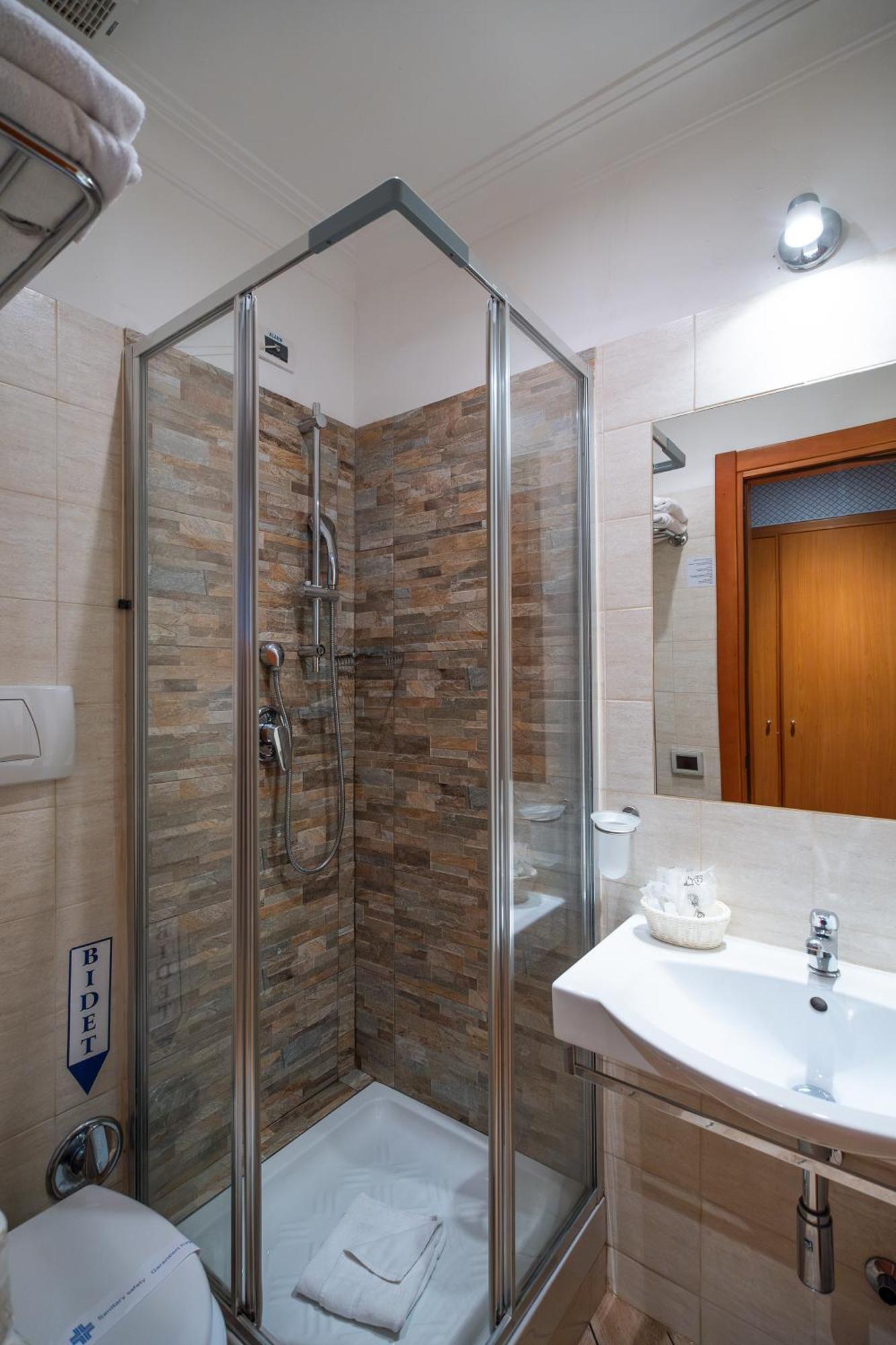 רומא Hotel Lirico מראה חיצוני תמונה
