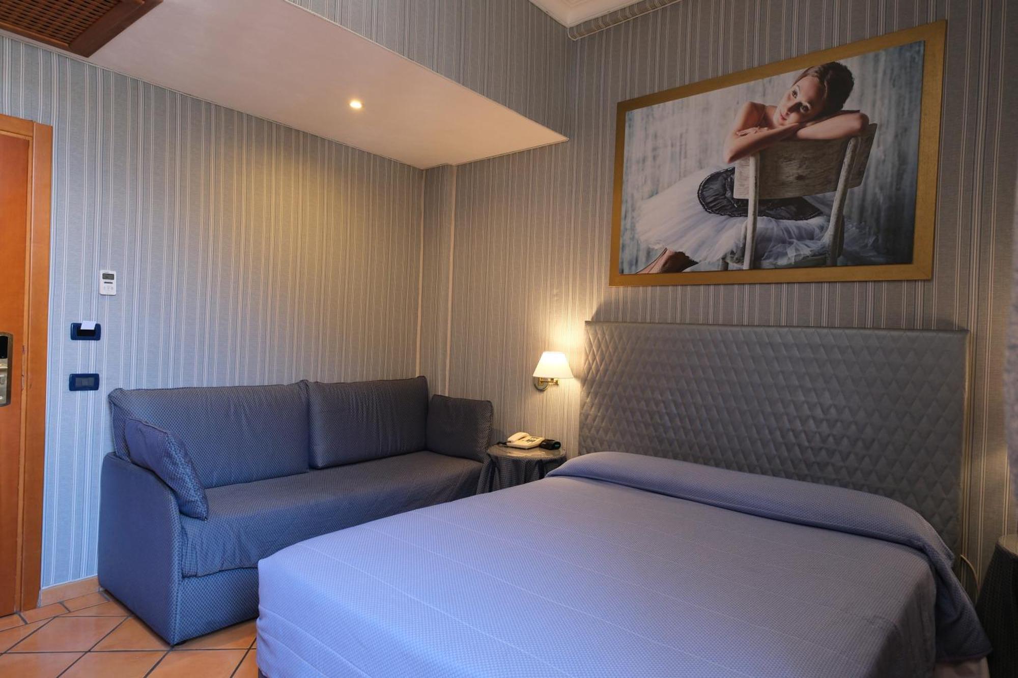 רומא Hotel Lirico מראה חיצוני תמונה