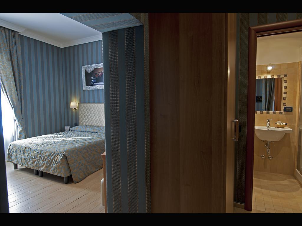 רומא Hotel Lirico מראה חיצוני תמונה