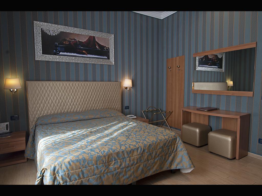 רומא Hotel Lirico מראה חיצוני תמונה