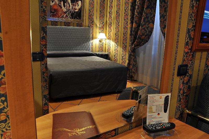 רומא Hotel Lirico מראה חיצוני תמונה